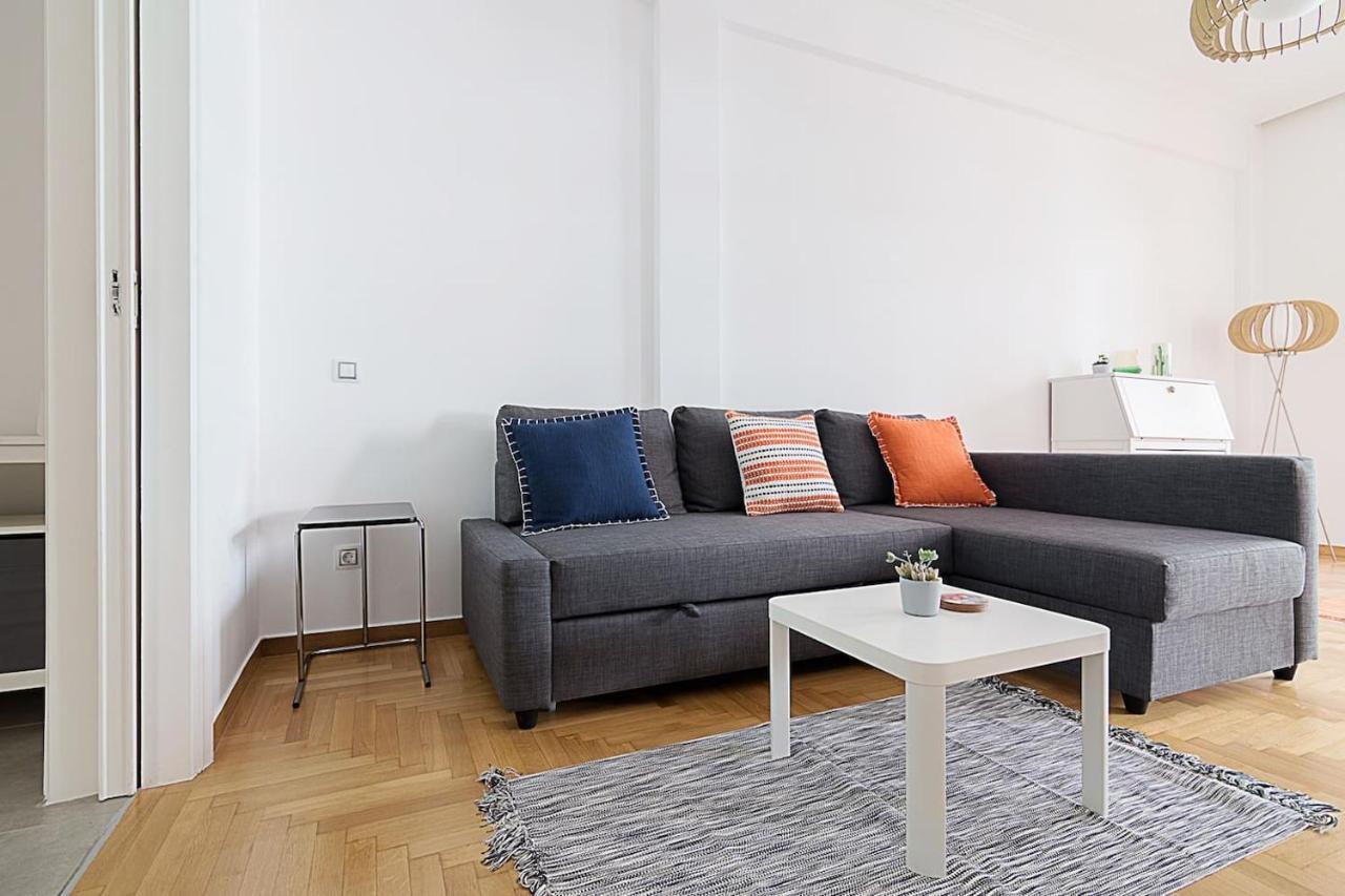 Spacious two bedroom apartment in Central location Atenas Exterior foto