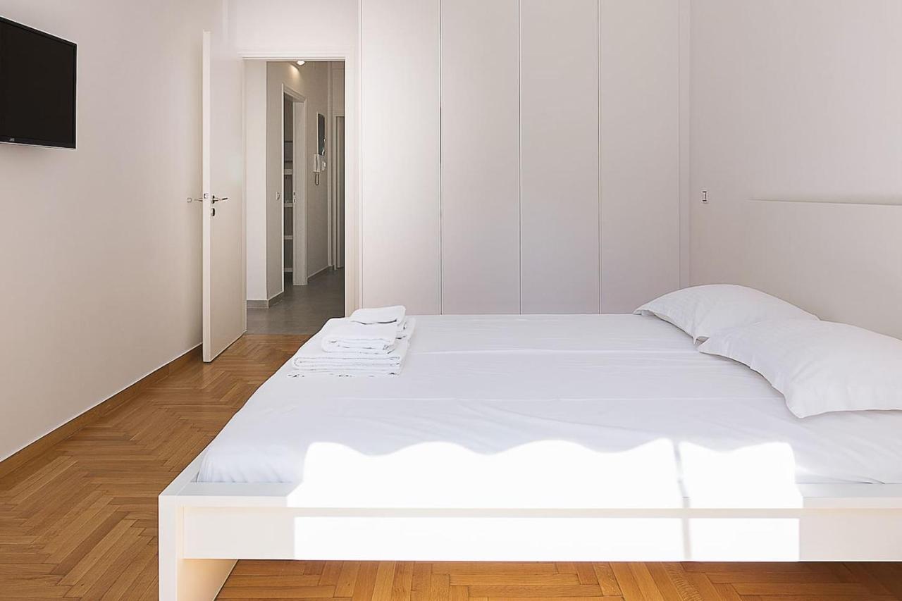 Spacious two bedroom apartment in Central location Atenas Exterior foto
