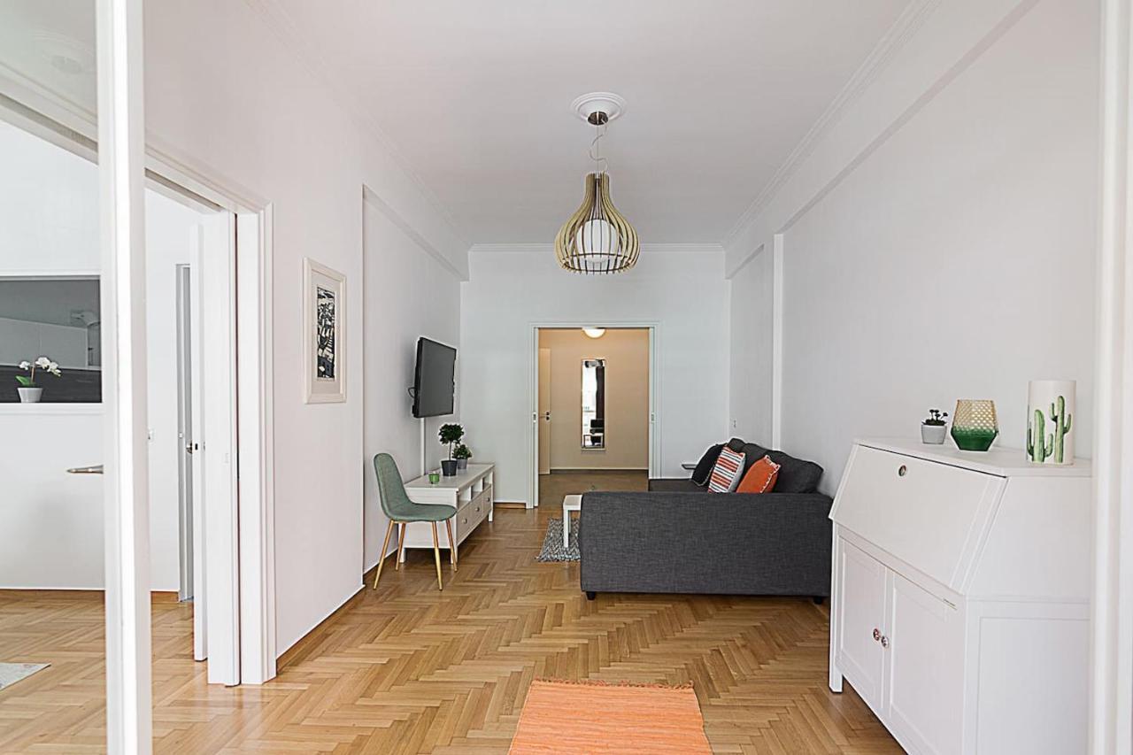 Spacious two bedroom apartment in Central location Atenas Exterior foto