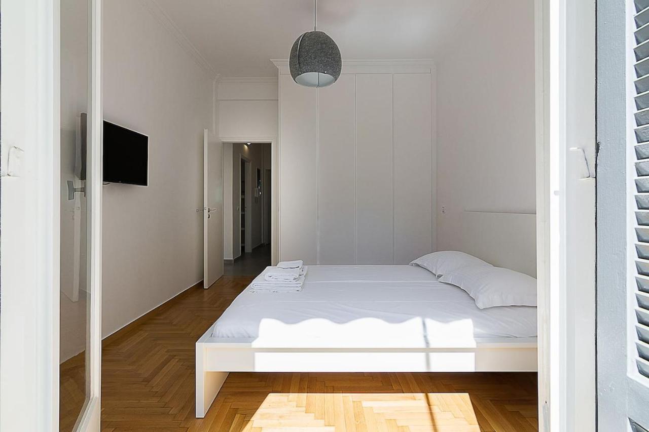 Spacious two bedroom apartment in Central location Atenas Exterior foto
