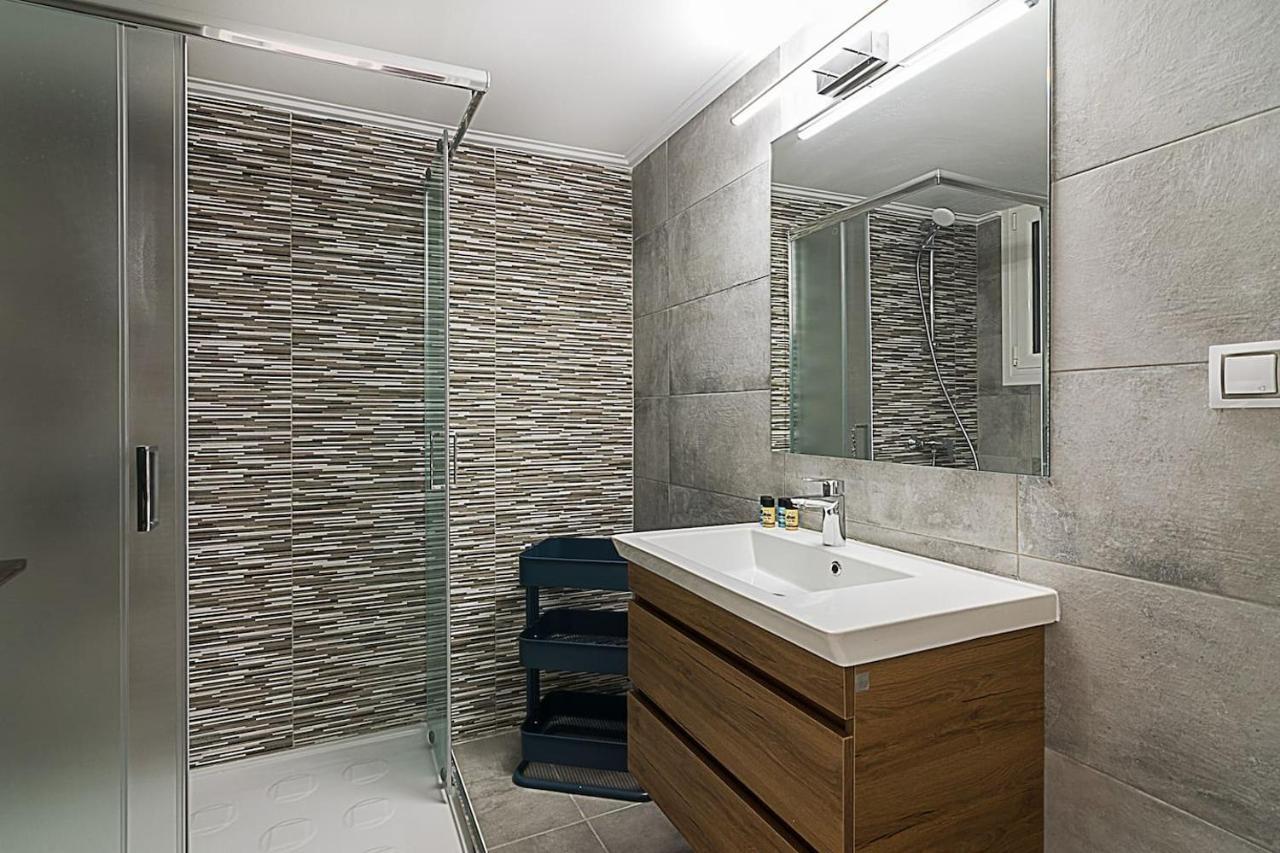 Spacious two bedroom apartment in Central location Atenas Exterior foto
